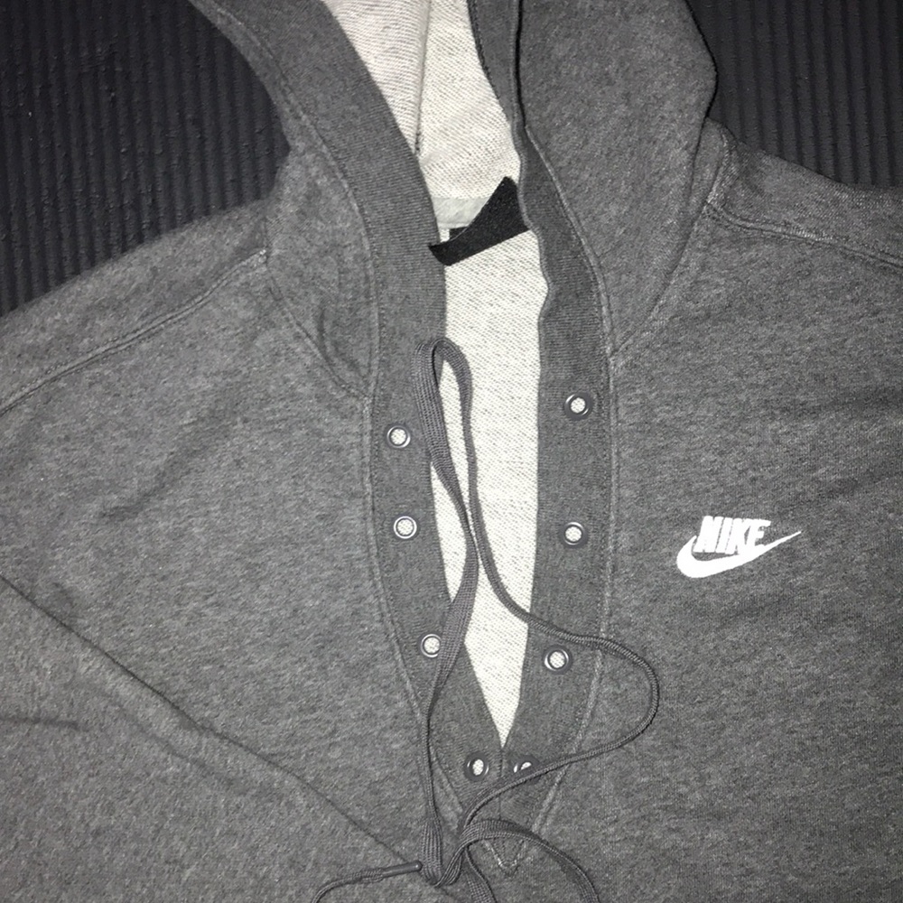 Nike Pullover - Picture 2 of 3